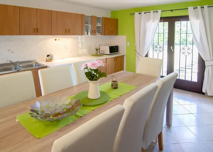 Sara By Interhome Vikendica Porec