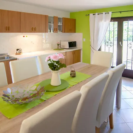 Sara By Interhome Vikendica Porec